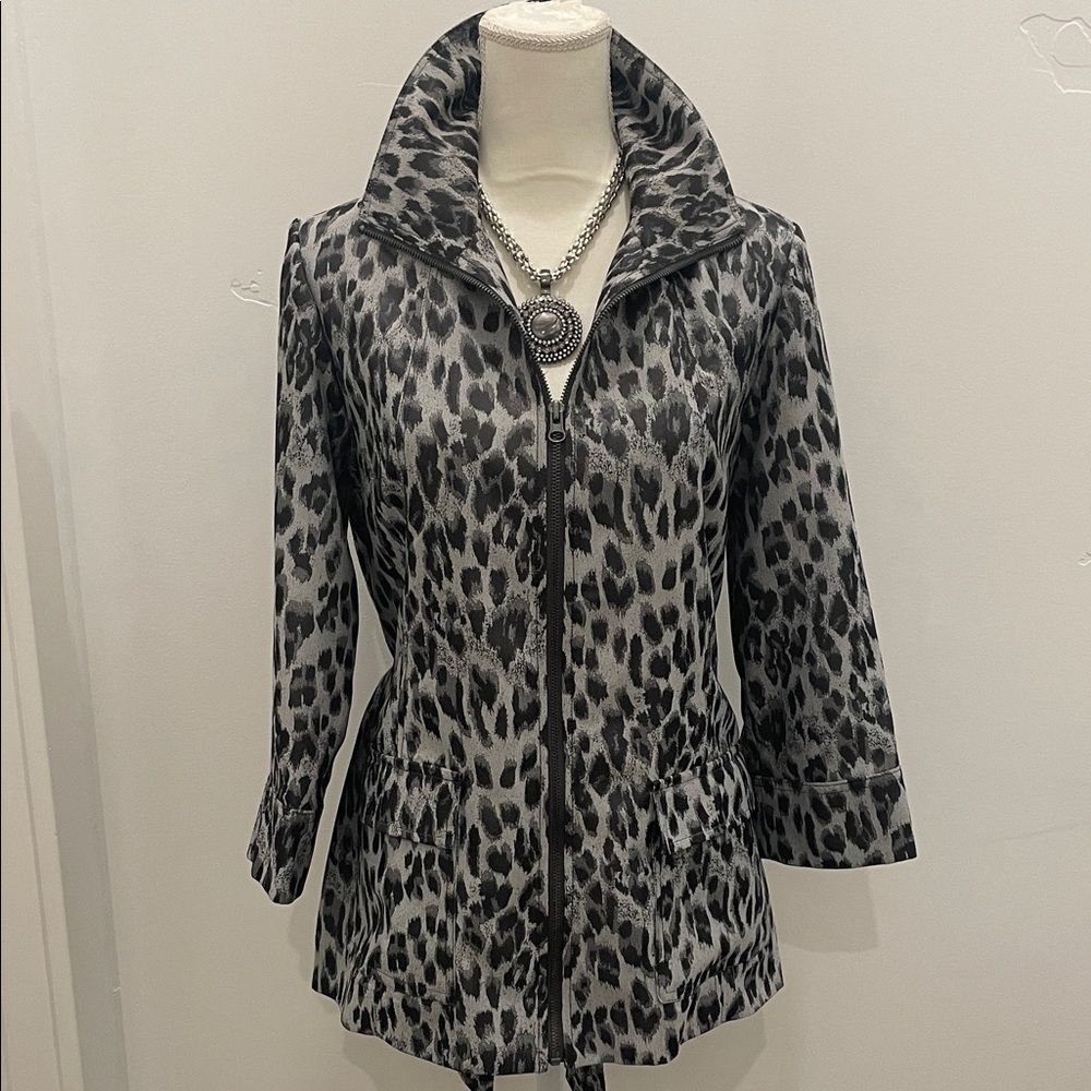 Ruby Rd. Black and Gray Animal Print Trench Coat. Zip front, Self-belt, Pockets.